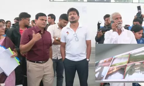 சென்னை மாநகராட்சி கட்டுப்பாட்டு மையத்தில் துணை முதலமைச்சர் ஆய்வு