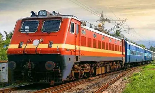 கனமழை எதிரொலி: ஏற்காடு எக்ஸ்பிரஸ் உள்பட 4 ரெயில்கள் ரத்து