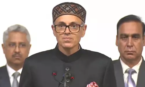 ஜம்மு காஷ்மீர் முதல்வரானார் உமர் அப்துல்லா.. பதவியேற்பில் ராகுல் காந்தி பங்கேற்பு