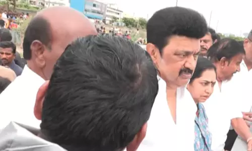 பள்ளிக்கரணை நாராயணபுரம் ஏரியில் மு.க.ஸ்டாலின் ஆய்வு