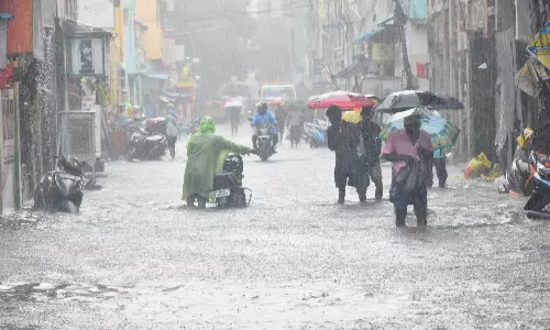 4 மாவட்ட மக்களே உஷார்... வெளுத்து வாங்கப்போகும் கனமழை
