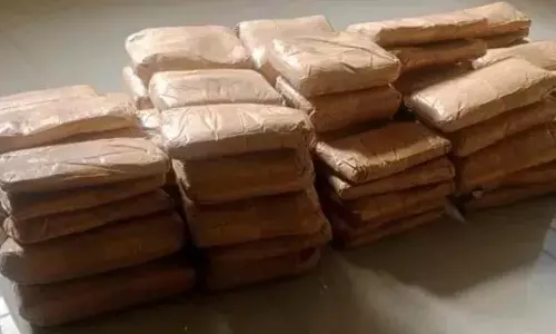 வீட்டில் பதுக்கிய ரூ.50 கோடி மதிப்புள்ள 300 கிலோ போதைப்பொருள் பறிமுதல்