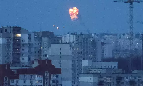 டிரோன்கள் மூலம் உக்ரைன் மீது சரமாரி தாக்குதல் நடத்திய ரஷியா