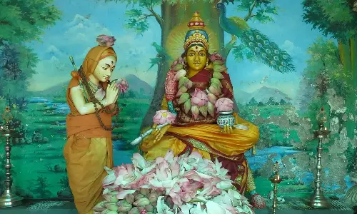 ஆதிசங்கரர் பிரதிஷ்டை செய்த மூகாம்பிகா சிலை