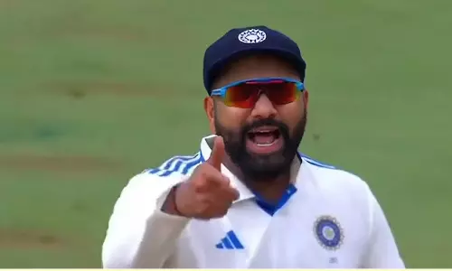 நியூசிலாந்துக்கு எதிரான ஆட்டத்தில் சர்பராஸ் கானை கடிந்துகொண்ட ரோகித் சர்மா