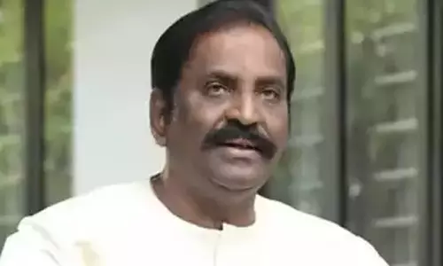 இருதயக் கூடு எரிகிறது.. எவ்வளவுதான் பொறுமை காப்பது?- வைரமுத்து ஆவேசம்