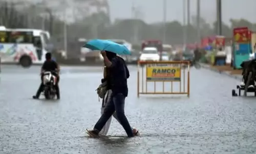 பத்து மாவட்டங்களுக்கு அலர்ட்.. மூன்று மணி நேரத்திற்கு மழை.. வானிலை ஆய்வு மையம்