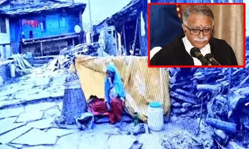 மாதவிடாய் காலத்தில் வீட்டிற்கு வெளியே அமரவைக்கப்படும் பெண்கள் - உச்சநீதிமன்ற நீதிபதி வேதனை