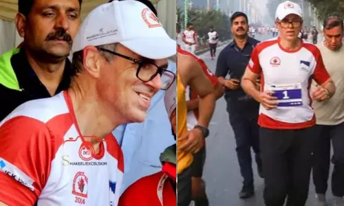 ஜம்மு காஷ்மீரில் முதல் சர்வதேச மாரத்தான்.. 2 மணி நேரத்தில் 21 கி.மீ. ஓடிய உமர் அப்துல்லா  - வீடியோ