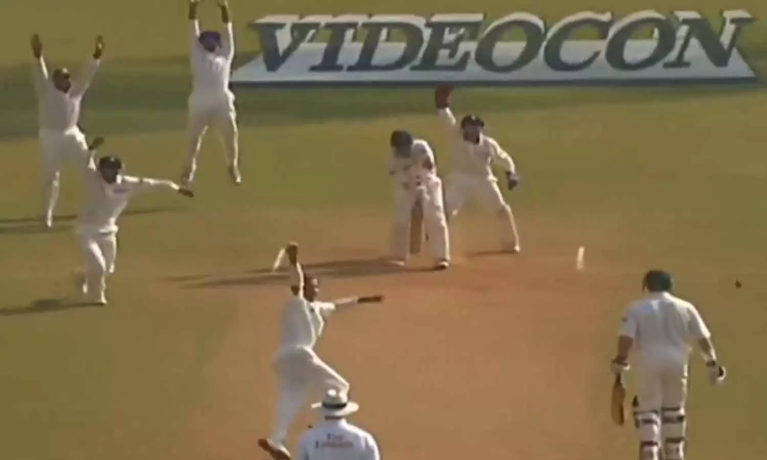 அதே இலக்கு.. ஆஸ்திரேலியாவை வீழ்த்தியது போல நியூசிலாந்தை வீழ்த்துமா இந்தியா? 2004-ன் வீடியோ வைரல் அதே இலக்கு.. ஆஸ்திரேலியாவை வீழ்த்தியது போல நியூசிலாந்தை வீழ்த்துமா இந்தியா? 2004-ன் வீடியோ வைரல்