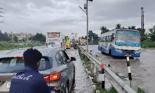 ஓசூர், சூளகிரி பகுதிகளில் இடி, மின்னலுடன் விடியவிடிய கொட்டிய கனமழை