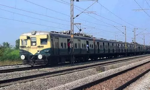 ரெயிலில் பட்டாசு எடுத்துச் செல்லக்கூடாது- ரெயில்வே போலீசார்