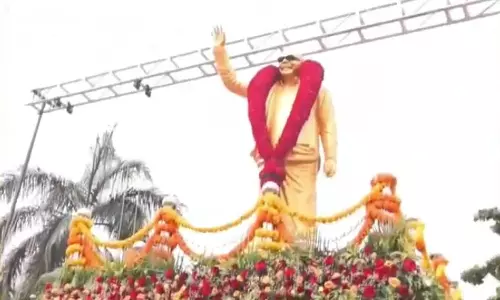 நாமக்கல்லில் கருணாநிதி வெண்கல சிலையை திறந்து வைத்தார் முதல்வர் ஸ்டாலின்