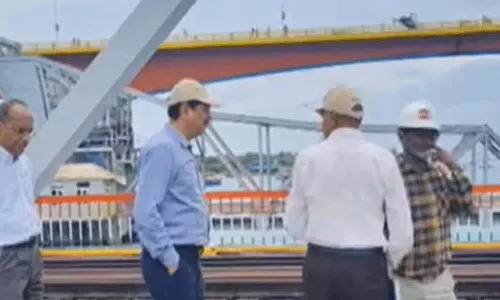 புதிய பாம்பன் பாலத்தில் தென்னக ரெயில்வே பொது மேலாளர் ஆய்வு