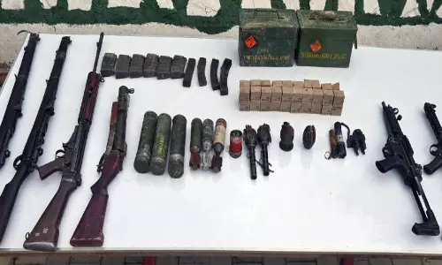 மணிப்பூரில் ஆயுதங்களுடன் 6 கிளர்ச்சியாளர்கள் கைது