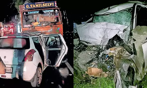 பாலக்காட்டில் லாரி மீது கார் மோதி விபத்து- 5 பேர் பலி