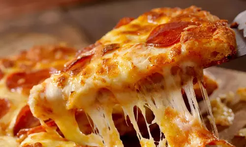 இன்றைய ஸ்பெஷல் போதை பீட்சா.. ஜோராக நடந்த வியாபாரம்.. தட்டித்தூக்கிய போலீஸ்..!