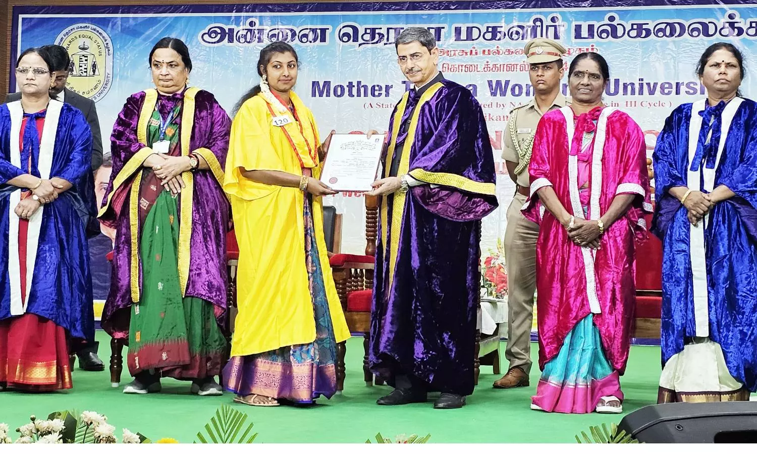 தோல்வியை கண்டு துவளாமல் வெற்றியை நோக்கி ஓடினால் சாதனையாளராக மாறலாம்-கவர்னர் ஆர்.என்.ரவி அறிவுரை தோல்வியை கண்டு துவளாமல் வெற்றியை நோக்கி ஓடினால் சாதனையாளராக மாறலாம்-கவர்னர் ஆர்.என்.ரவி அறிவுரை