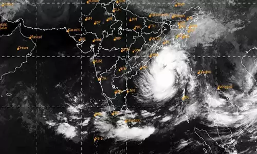 இன்று இரவு கரையை கடக்கும் டானா புயல்- தயார் நிலையில் 56 பேரிடர் மீட்பு குழுக்கள்
