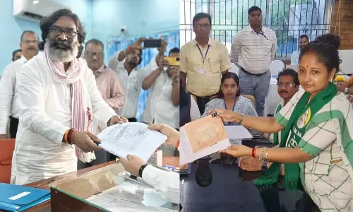 ஜார்க்கண்ட் தேர்தல்:  முதல்வர் ஹேமந்த் சோரன் - மனைவி கல்பனா சோரன் வேட்புமனுத் தாக்கல்