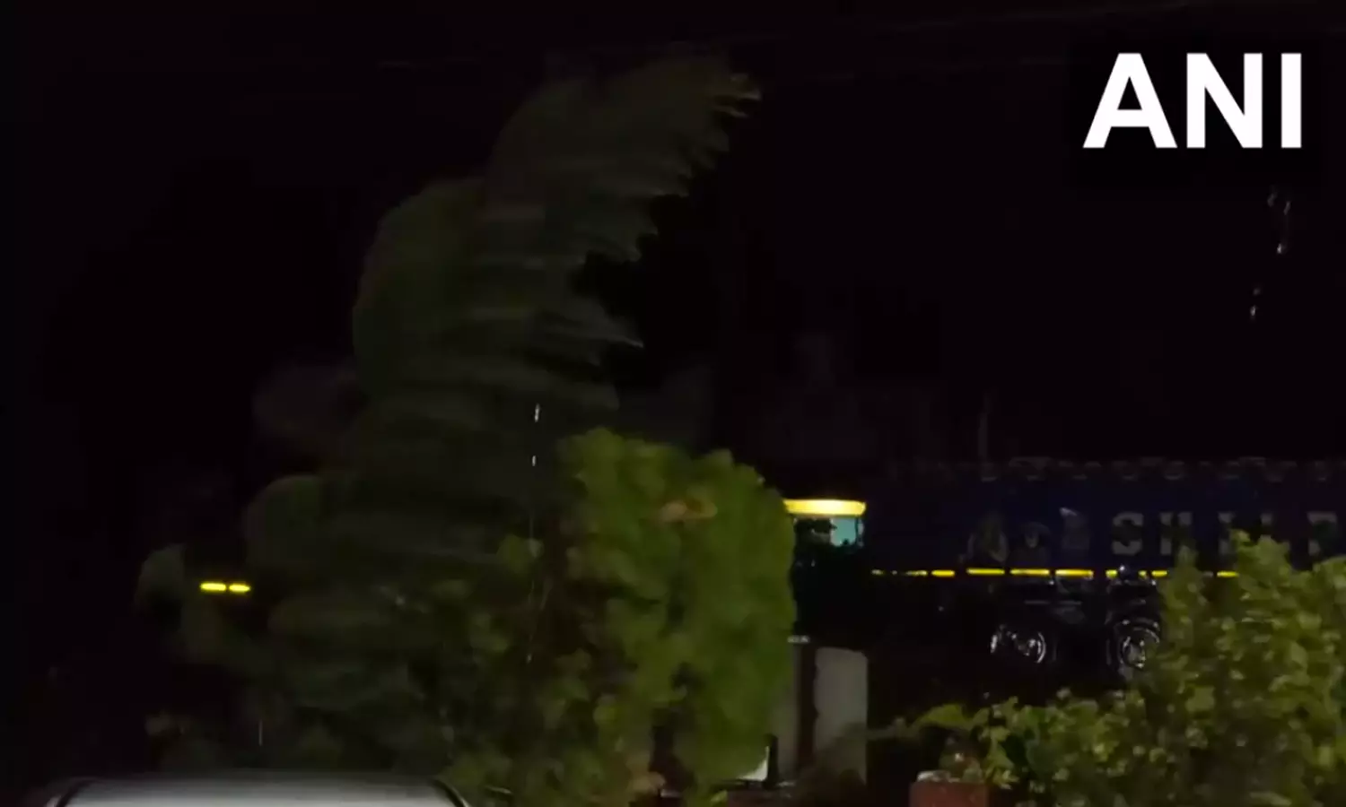 ஒடிசாவில் கரையை கடக்கத் தொடங்கியது டானா புயல்