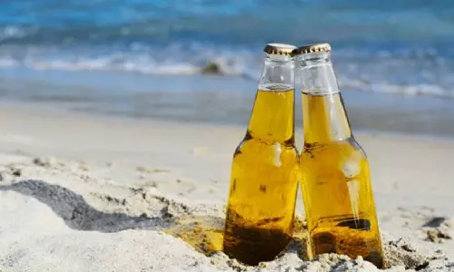 கடற்கரைகளில் மது விற்பனையை அனுமதிக்க கர்நாடக அரசு திட்டம்