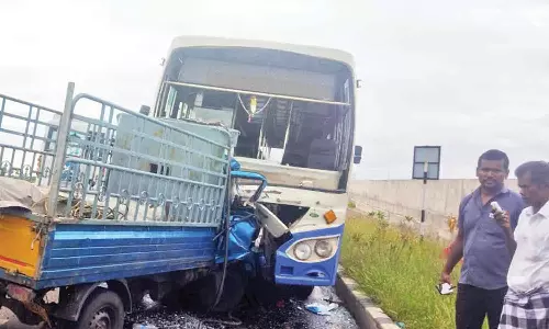 அரசு பஸ்-மினிலாரி நேருக்கு நேர் மோதல்: டிரைவர் உள்பட 2 பேர் பலி