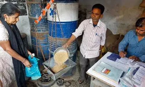 தீபாவளி பண்டிகையையொட்டி ஞாயிற்றுக்கிழமை ரேஷன் கடைகள் இயங்கும்- அமைச்சர் தகவல்