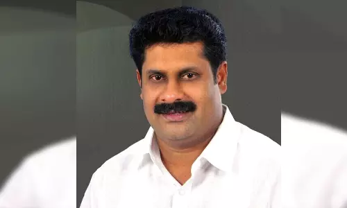 கொடநாடு வழக்கு: துபாயில் தலைமறைவாக உள்ள அதிமுக வர்த்தக அணி தலைவருக்கு சம்மன்