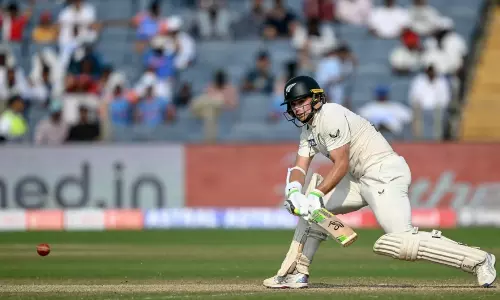 வெயிட்டு காட்டிய டாம் லேதம்.. வலுவான நிலையில் நியூசிலாந்து