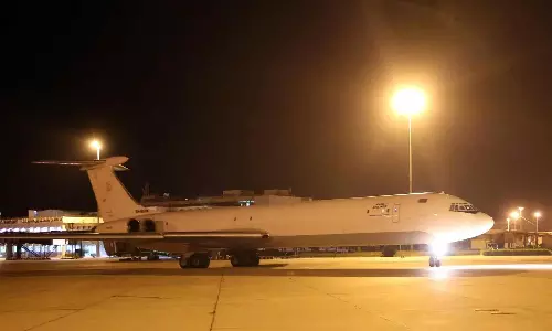 ஈரான் மீது இஸ்ரேல் தாக்குதல் எதிரொலி: 3 நாடுகளில் உடனடியாக நிறுத்தப்பட்ட விமான சேவை