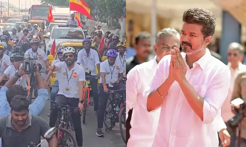 தவெக மாநாடு: வைரலாகும் தொண்டர்களின் நெகிழ்ச்சி வீடியோக்கள்