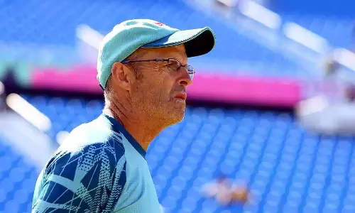 பாகிஸ்தான் அணியின் தலைமை பயிற்சியாளர் பதவியில் இருந்து கேரி கிர்ஸ்டன் விலகல்