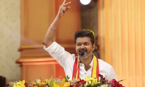 வலுவான கூட்டணிக்கு வியூகம் வகுக்கும் விஜய்