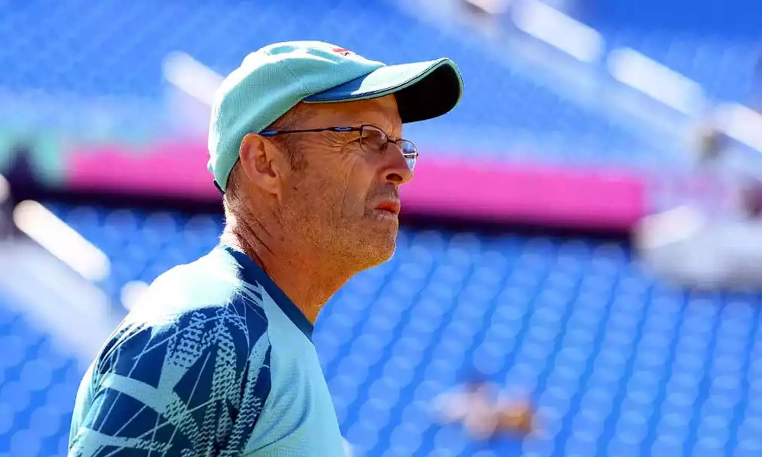 பாகிஸ்தான் அணியின் தலைமை பயிற்சியாளர் பதவியில் இருந்து கேரி கிர்ஸ்டன் விலகல்