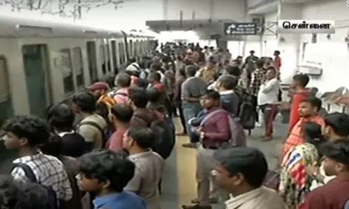 கடற்கரை - வேளச்சேரி இடையே மீண்டும் பறக்கும் ரெயில்: பூங்கா ஸ்டேஷனில் நின்று செல்லாததால் பயணிகள் சிரமம்