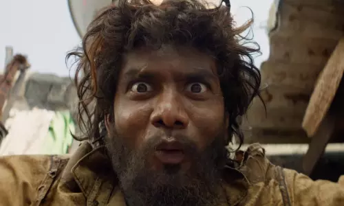 நாங்கலாம் ஆர்டர் பண்ணக்கூடாதா? கவனம் ஈர்க்கும் ப்ளடி பெக்கர் படத்தின் புதிய ப்ரோமோ