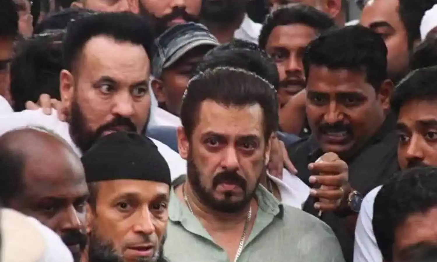 சல்மான் கானுக்கு கொலை மிரட்டல் விடுத்த 20 வயது வாலிபர் கைது சல்மான் கானுக்கு கொலை மிரட்டல் விடுத்த 20 வயது வாலிபர் கைது