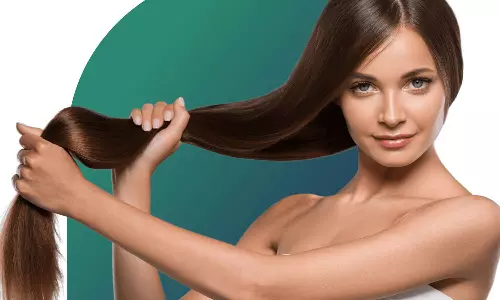 இனி வீட்டிலேயே எளிதாக செய்யலாம் ஹேர் ஸ்ட்ரெய்ட்டனிங்