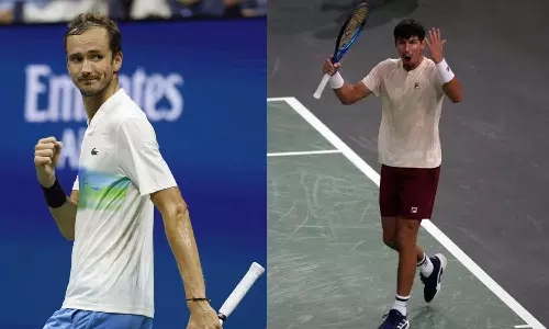 பாரீஸ் மாஸ்டர்ஸ்: டேனில் மெத்வதேவ்-க்கு அதிர்ச்சி அளித்த ஆஸ்திரேலிய வீரர்