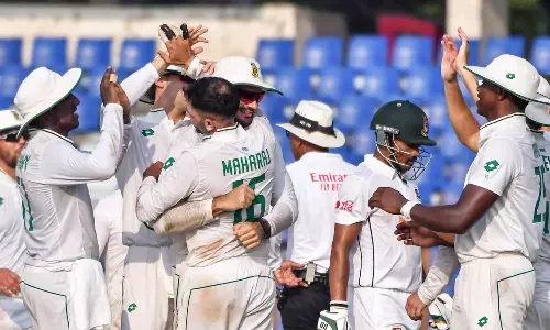 2-வது டெஸ்ட்: வங்கதேசத்தை இன்னிங்ஸ் மற்றும் 273 ரன் வித்தியாசத்தில் வீழ்த்தியது தென்ஆப்பிரிக்கா