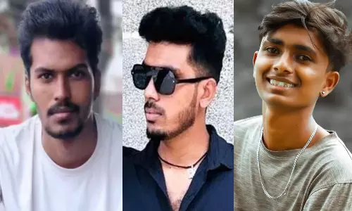 கம்பம் அருகே 2 மோட்டார் சைக்கிள்கள் மோதிய விபத்தில் 3 வாலிபர்கள் பலி