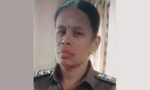 பொள்ளாச்சி அருகே விபத்து: பெண் சப்-இன்ஸ்பெக்டர் பலி