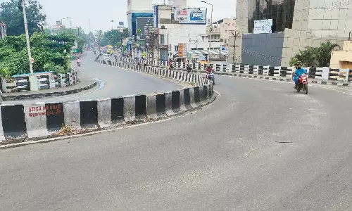 வெறிச்சோடிய திருப்பூர்: தீபாவளி கொண்டாட ஊர்களுக்கு சென்ற தொழிலாளர்கள்