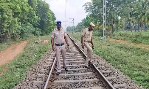 பொதிகை எக்ஸ்பிரசை கவிழ்க்க சதி? ரெயில்வே போலீசார் தீவிர விசாரணை
