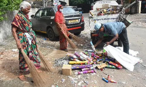 சென்னையில் 15 ஆயிரம் மெட்ரிக் டன்  பட்டாசு குப்பைகள் அகற்றம்