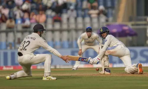 முன்னணி வீரர்கள் மீண்டும் ஏமாற்றம்: முதல் நாள் முடிவில் இந்தியா 86/4