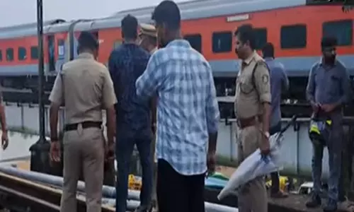 கேரளாவில் ரெயில் மோதி விபத்து- தமிழர்கள் 4 பேர் உடல் சிதறி பலி