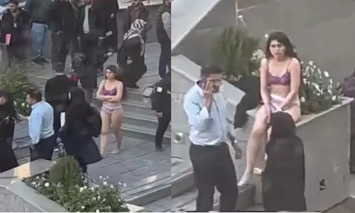 ஹிஜாப் கட்டுப்பாடு.. ஈரான் பல்கலைக்கழகத்தில் ஆடைகளை கழற்றி மாணவி போராட்டம்- வீடியோ