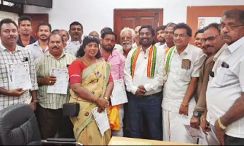 குமரி கிழக்கு மாவட்ட வர்த்தக காங்கிரஸ் நிர்வாகிகளுக்கு சான்றிதழ்- விஜய் வசந்த் எம்.பி. வழங்கினார்